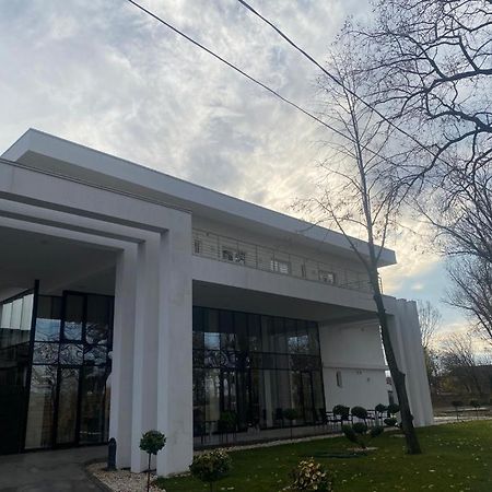 Hotel Ocaua Lui Cuza Tecuci Esterno foto